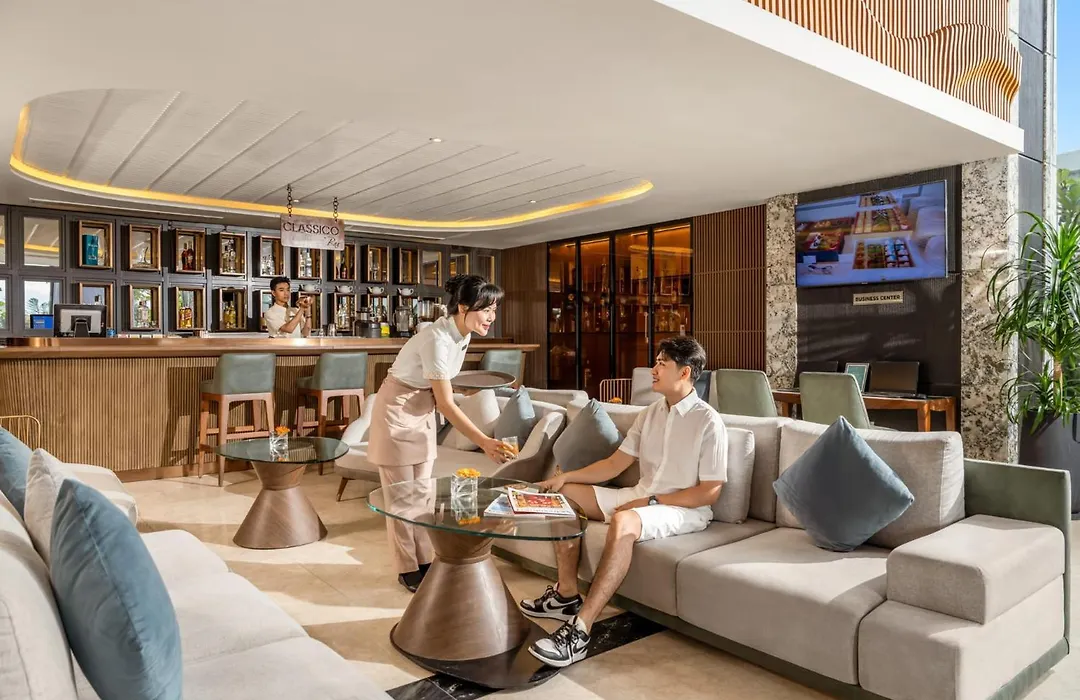 Peninsula Hotel Danang-1