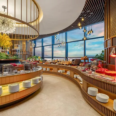 Peninsula Hotel Danang-2