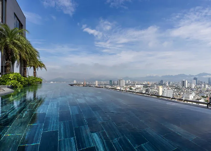 5 star hotels M Danang