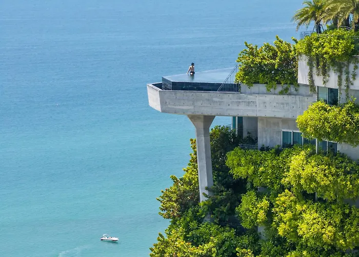 5 star hotels M Danang